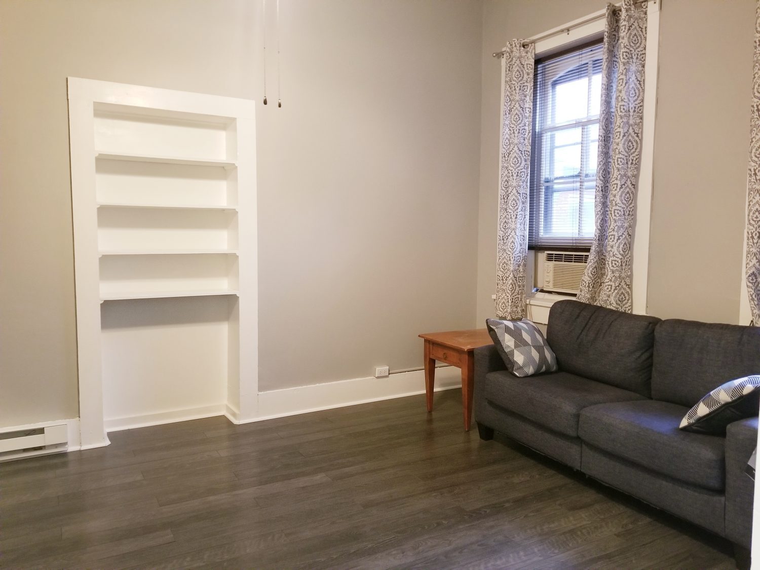 Building Photo - 130 E Main St