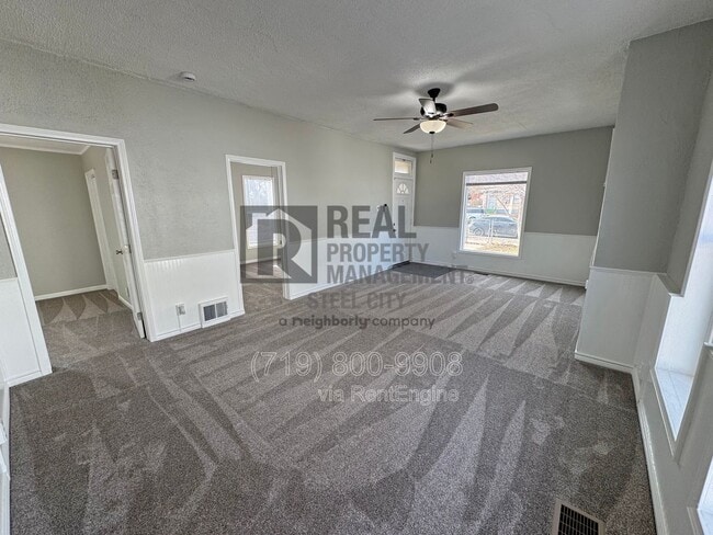 Building Photo - 1626 E Routt Ave