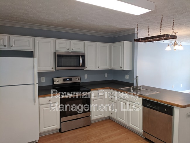 Building Photo - 105 Westchester Dr