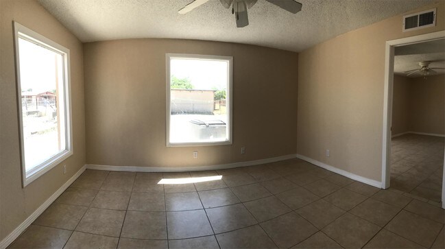 Building Photo - 8300 Capitan Cir