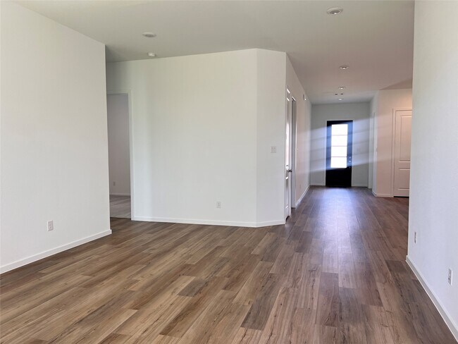 Building Photo - 8306 Boundary Waters Dr