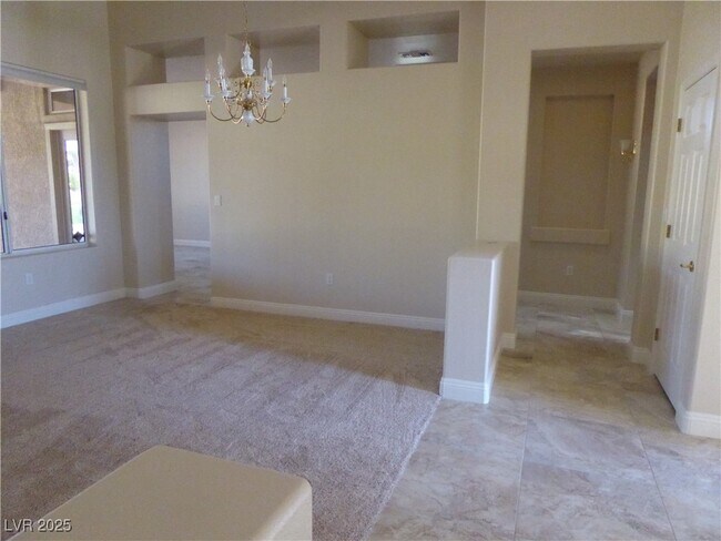 Building Photo - 2545 Youngdale Dr