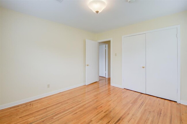 Building Photo - 8807 McAvoy Dr