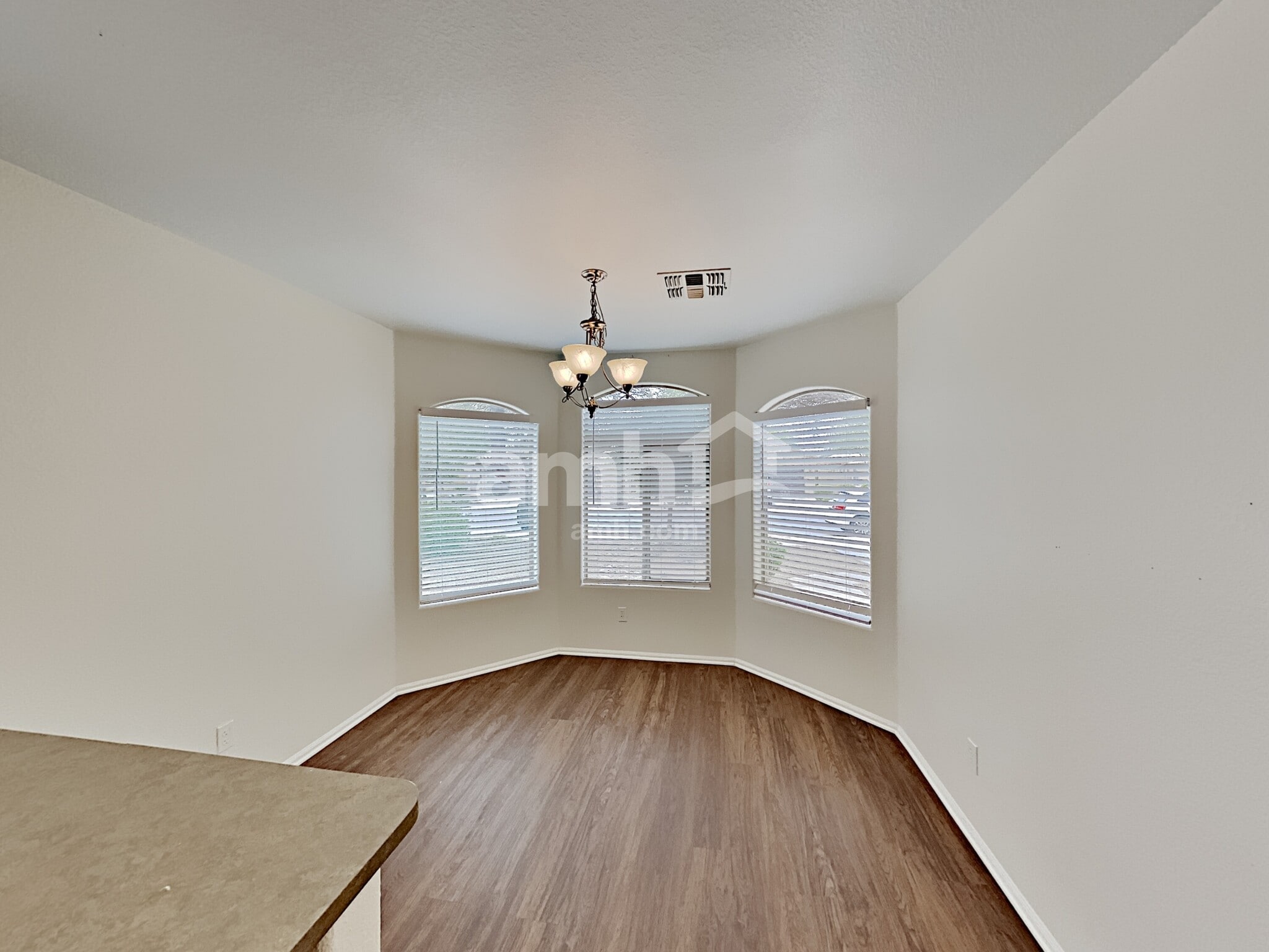 Building Photo - 15848 W Linden St