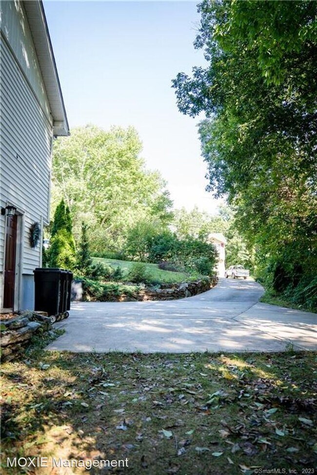 Building Photo - 3 br, 2 bath House - 3 Overlook Dr