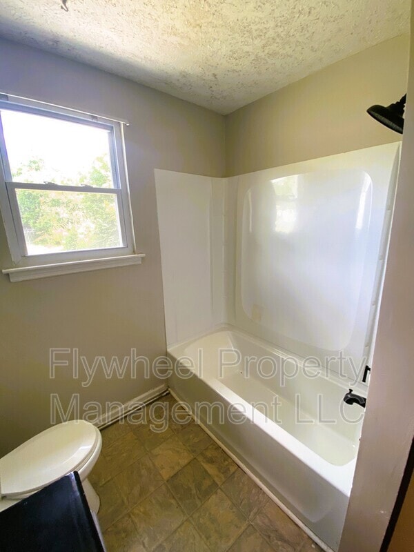 Building Photo - 780 Garrison Dr