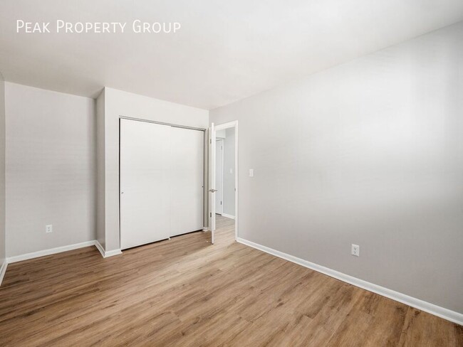 Building Photo - Available Now! 2 Bedroom Apartments Locate...