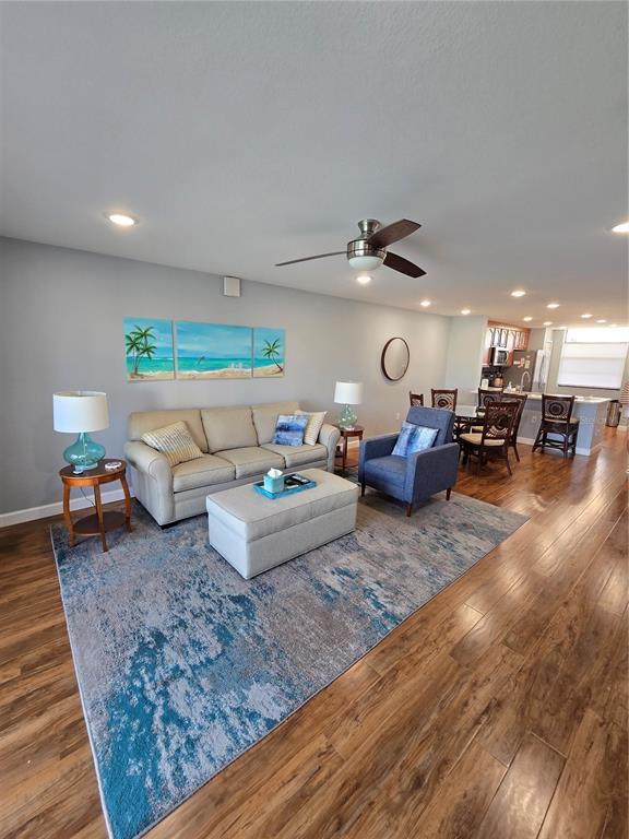 Building Photo - 7600 Sun Island Dr S