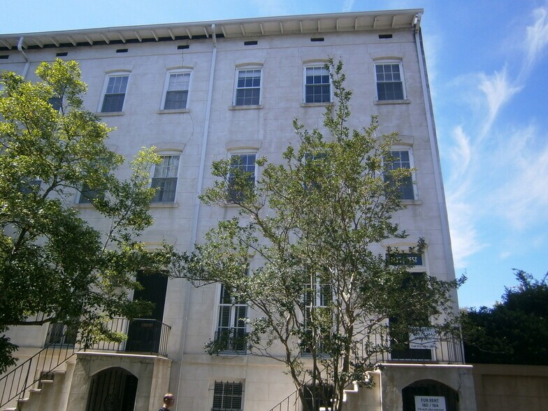 Primary Photo - 107 W Taylor St