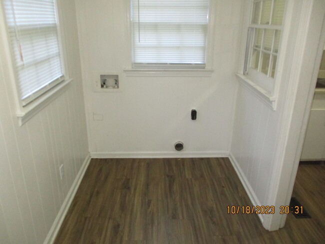 Building Photo - 1312 9th Ave