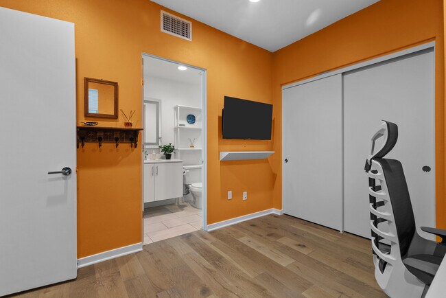 1st floor BR w/ ensuite bath, now painted white - 4831 Craner Ave