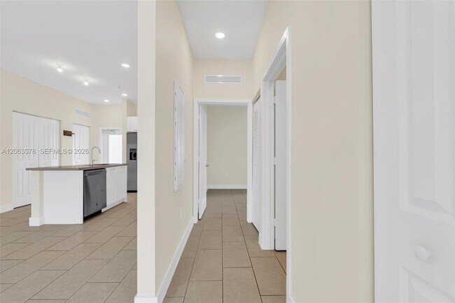 Building Photo - 8167 NW 41st St