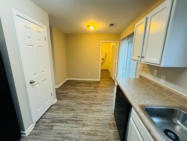 Building Photo - 5420 Henderson Oaks Dr