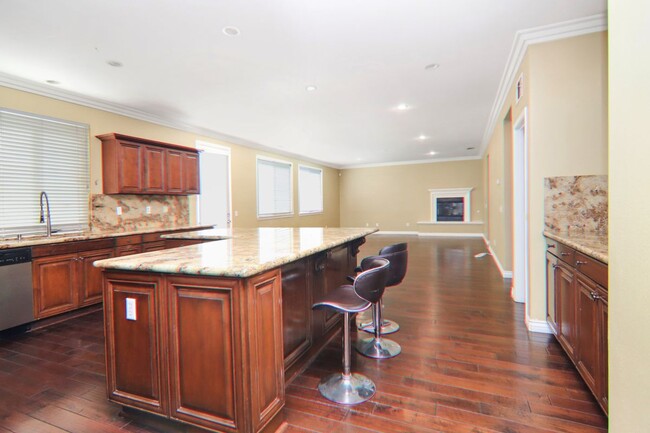 Building Photo - 1212 Lavendar Way