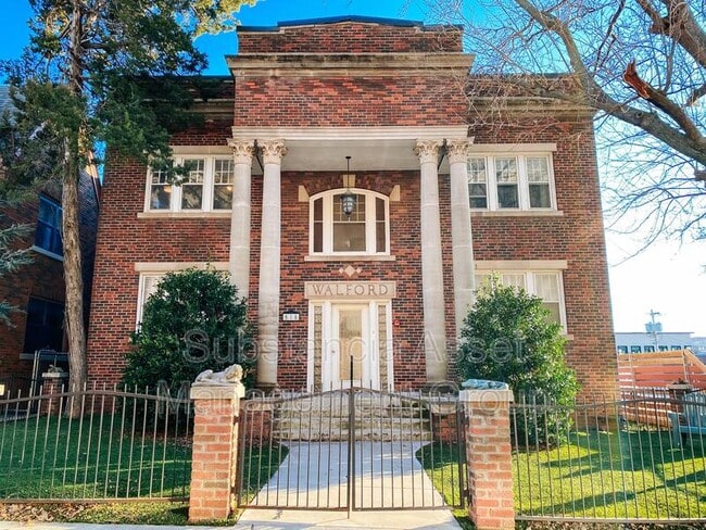 Building Photo - 518 NW 12th St