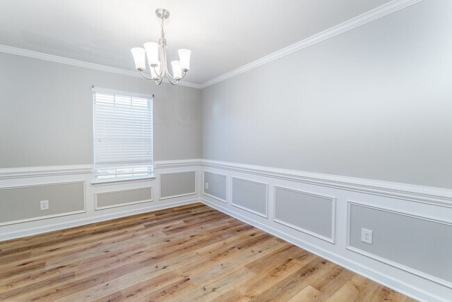 Building Photo - Spacious 5-Bed, 3.5-Bath Residence with 4,003 Sqft, Master on 1st Floor, Elegant Design, & Versat...