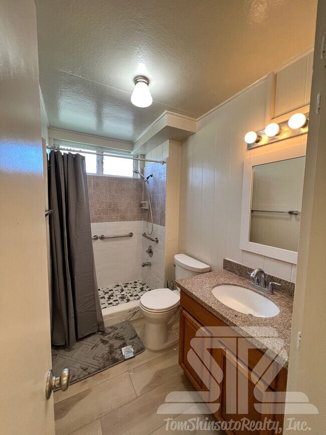 Building Photo - 1152