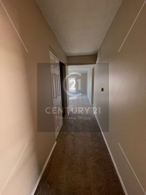 Building Photo - 625 Bright Ave