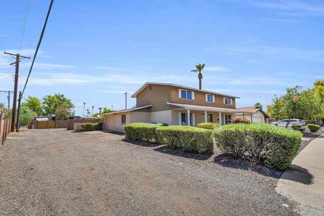 Building Photo - 6 Bedrooms, 3 Bath,  Pool CLOSE TO ASU (Ru...