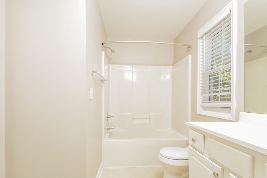 Building Photo - 4932 Windmere Chase Dr