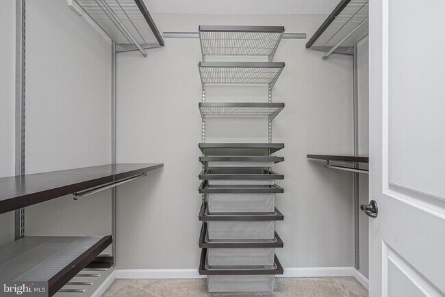 Building Photo - 1048 Regency Pl