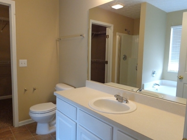 Building Photo - 4112 Longfellow Dr