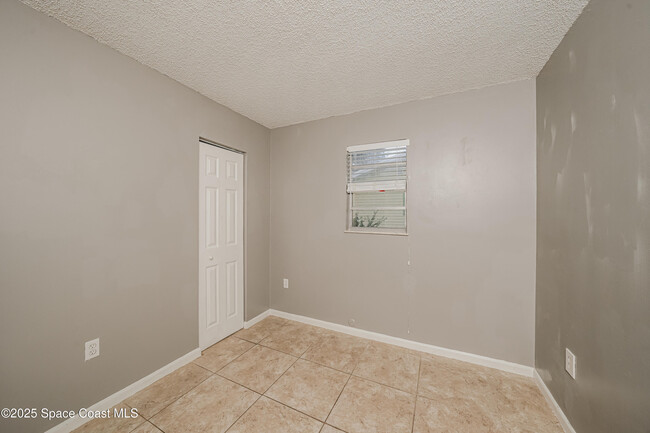 Building Photo - 7500 Coquina Ave