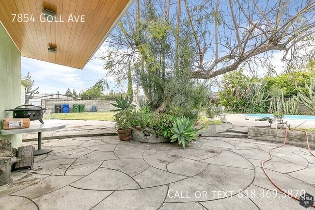 Building Photo - 7854 Goll Ave
