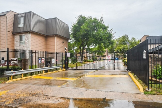 Building Photo - 8519 Hearth Dr