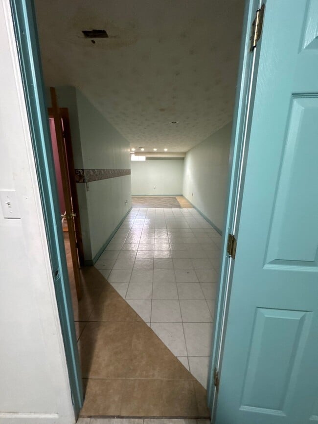 Building Photo - 4402 Dellafay Dr