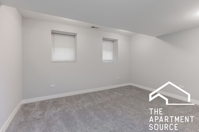 Building Photo - 3210 S May St