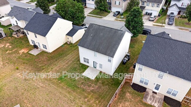 Building Photo - 2703 Stafford St