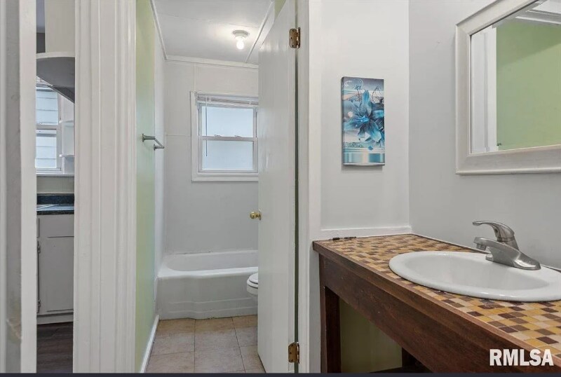 Building Photo - 1127 N 6th St