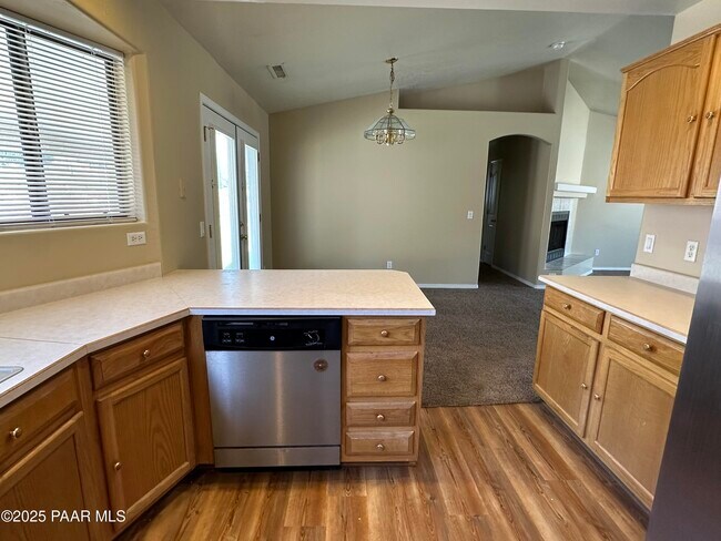 Building Photo - 9120 E Swift Trail Dr