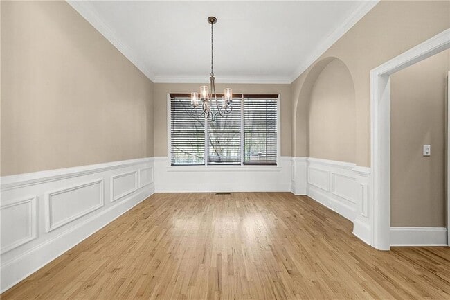 Building Photo - 225 Lake Summit View