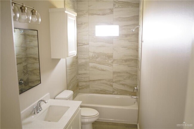 Building Photo - 1608 Canelo Dr