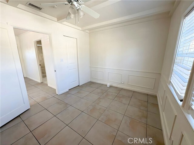 Building Photo - 587 E Arrow Hwy