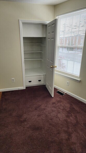 U1 - Livingroom Storage - 42 S Adams St