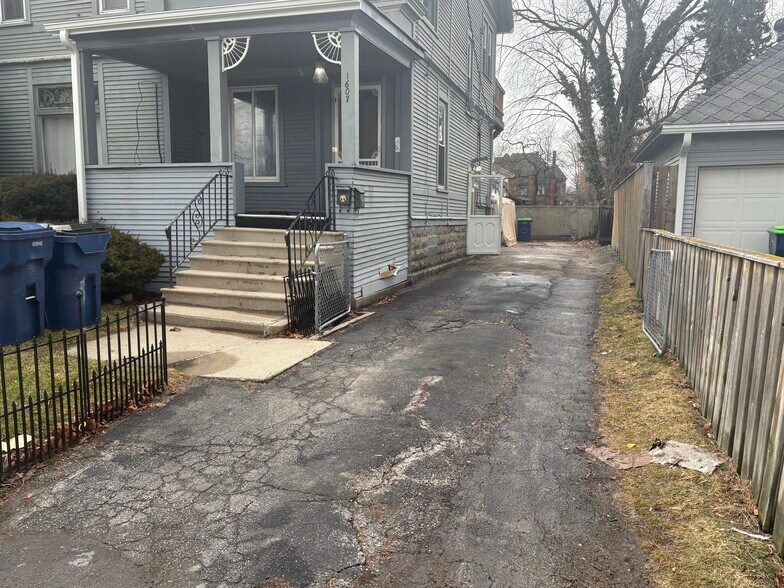 Building Photo - 1607 6th St