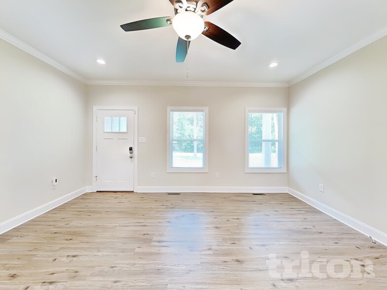 Building Photo - 210 Wildwood Loop