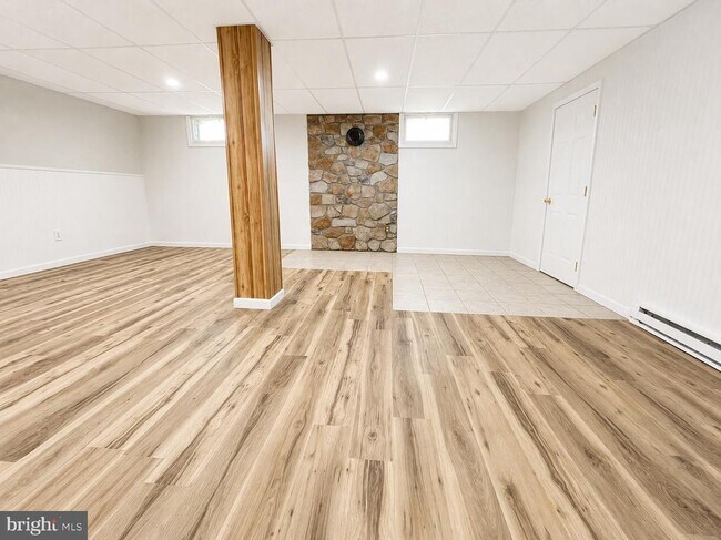 Building Photo - 226 Elwyn Ave