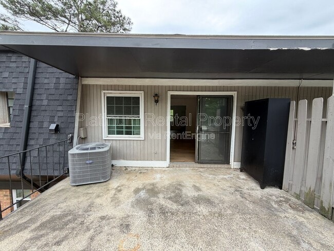 Building Photo - 335 Winding River Dr