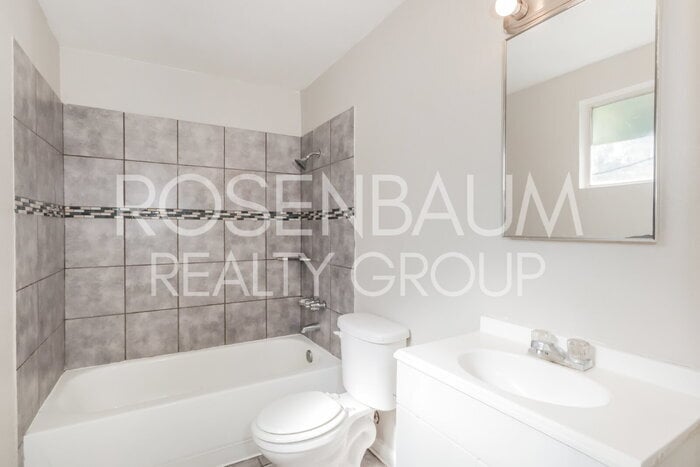 Building Photo - 3028 N Castro Ave