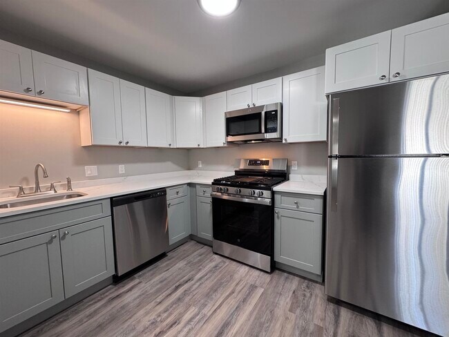 Building Photo - 379 Huse Rd