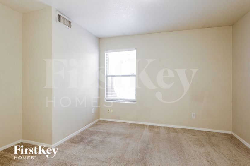 Building Photo - 2405 N 128th Dr