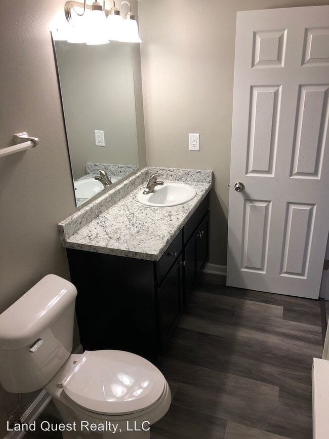 Building Photo - 1 br, 1 bath Apartment - 5021 Byrd Ave.