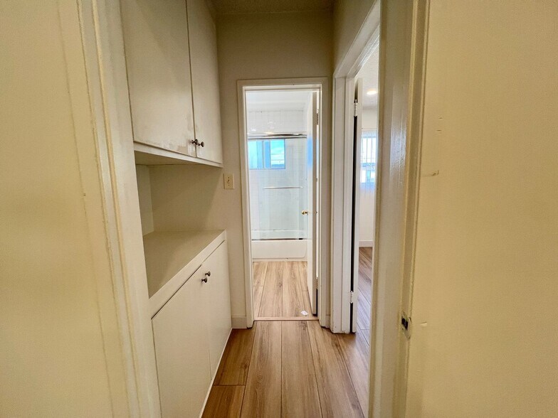 Building Photo - 12737 Matteson Ave