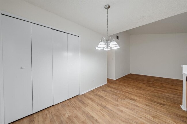 Building Photo - 100 Meteor Dr