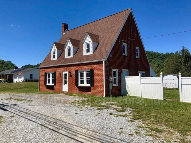 Building Photo - 4672 W Lee Hwy