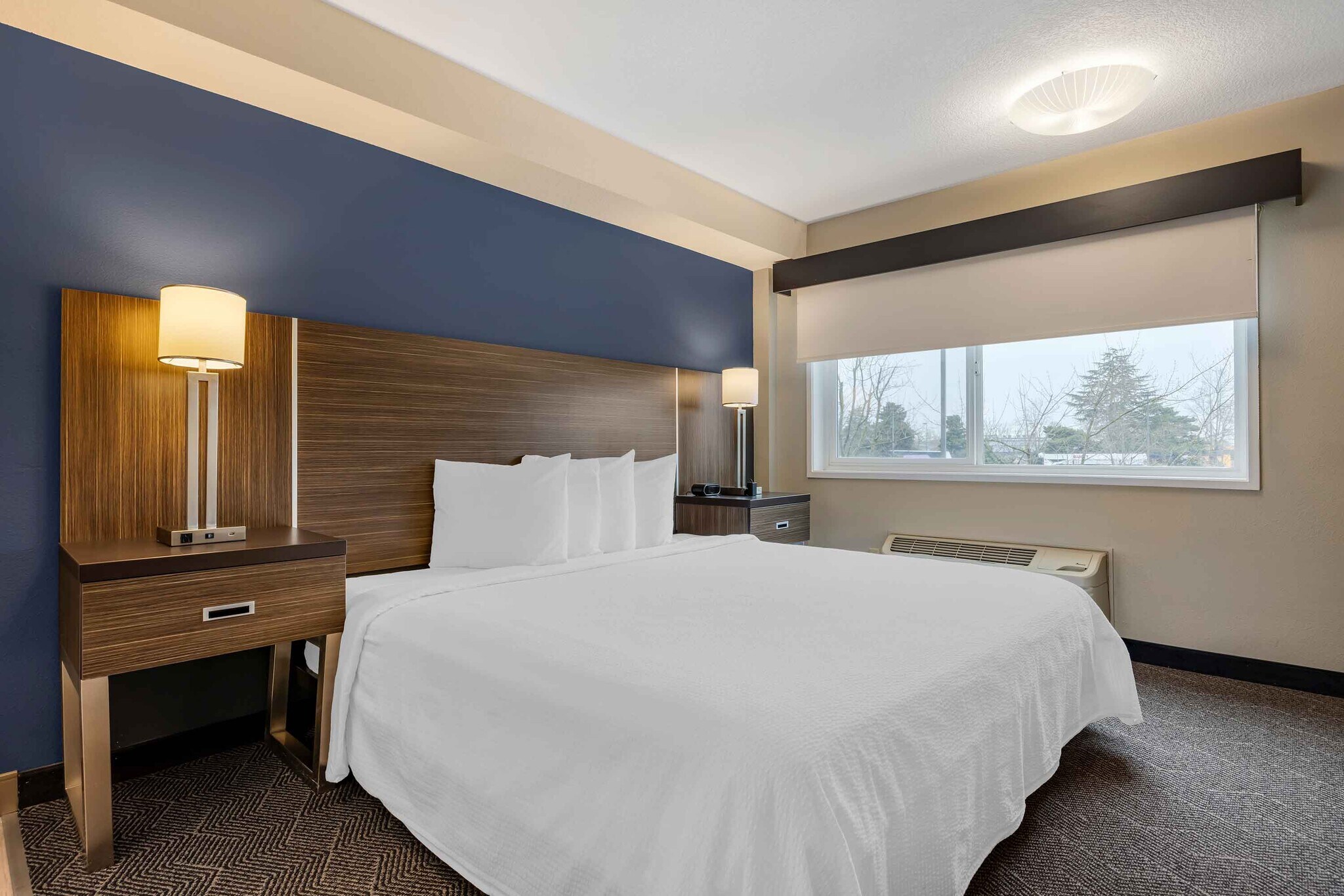 Building Photo - Furnished Studio-Trimark University Housing Hotel